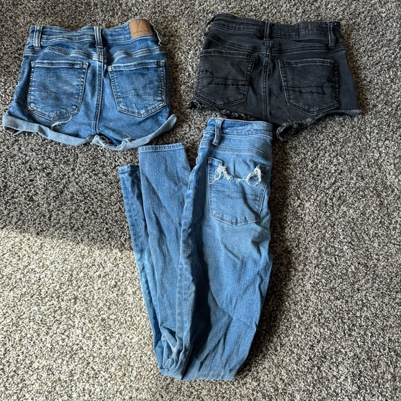 American Eagle Distressed Jeans+ Jean Shorts Size 00 - Picture 2 of 5